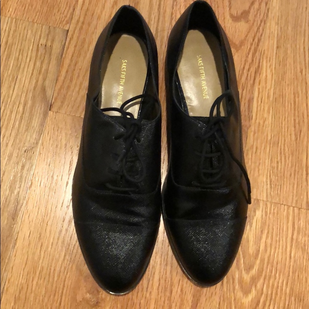 Black patent leather Oxford women’s shoes